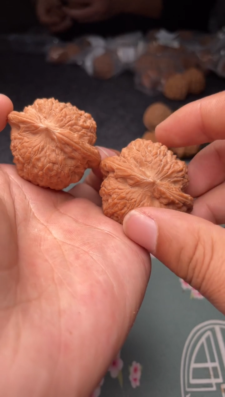 把件文玩核桃a65  血麒麟 42尺 半肚子缺肉