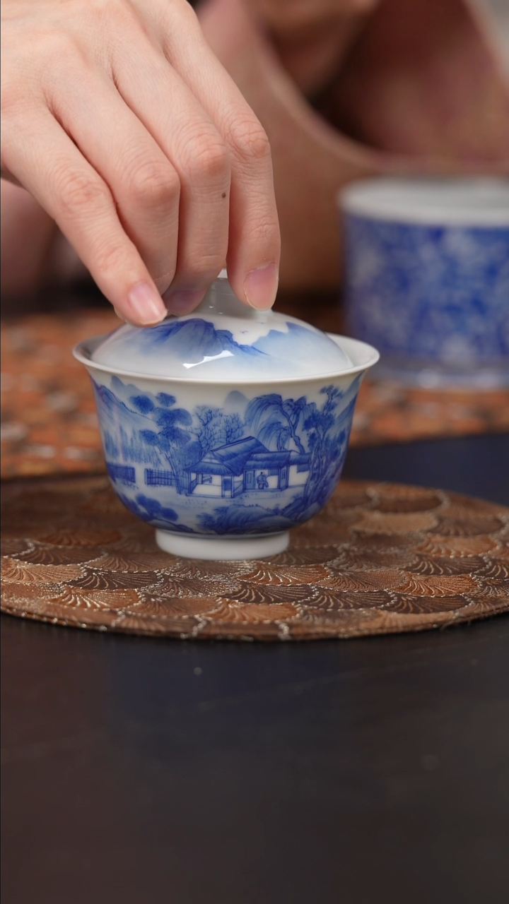 【闪购商品】杯看山柴窑青花山水