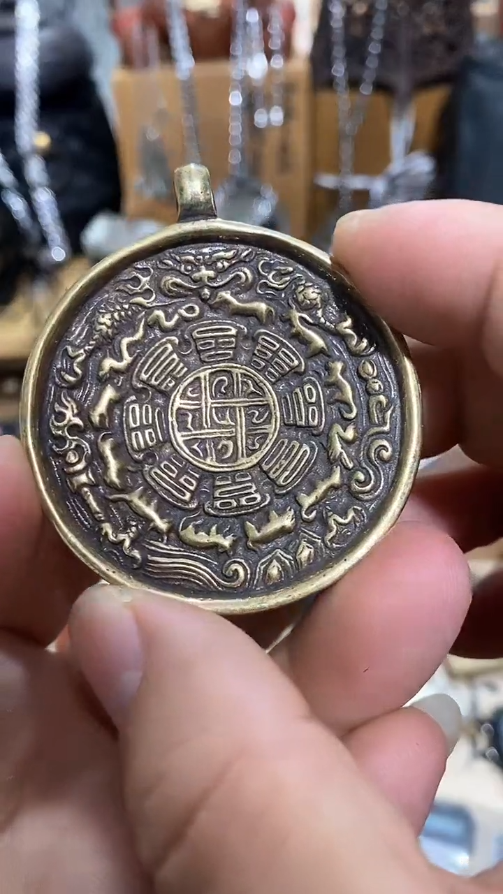 瓷片闪购商品  如图所示