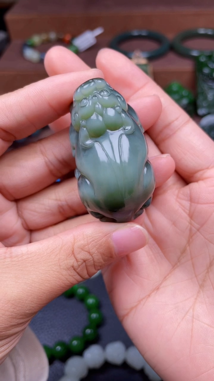 颈饰未镶嵌和田玉张*：f962