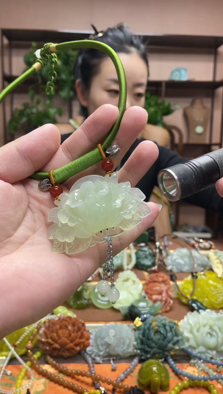 未镶嵌岫玉吊坠·