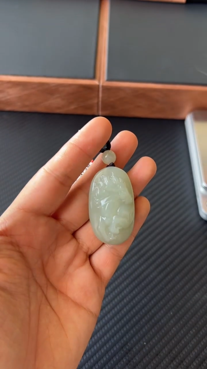 【闪购商品】和田玉吊坠(赠链)未镶嵌且末微色差近矿