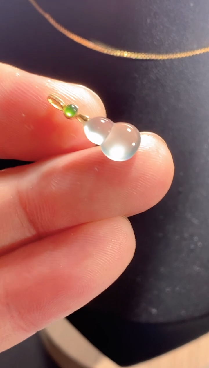 颈饰18K金镶嵌翡翠   