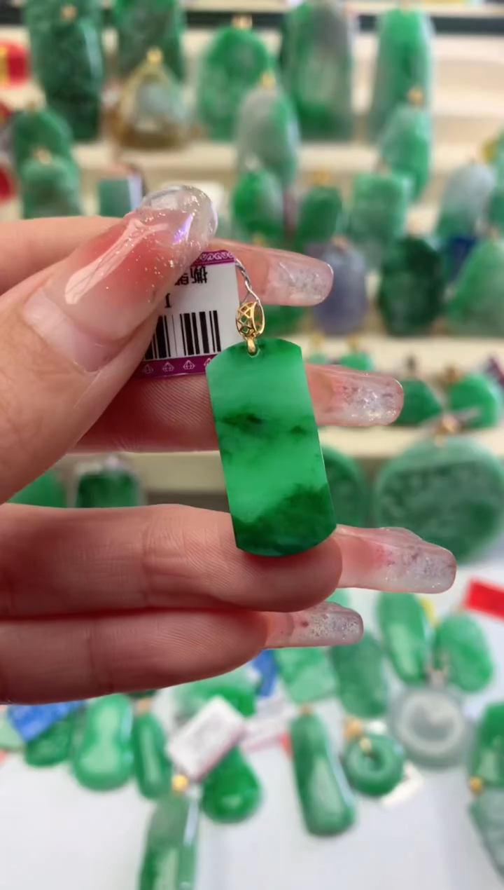 【闪购商品】翡翠颈饰18K金镶嵌挂件