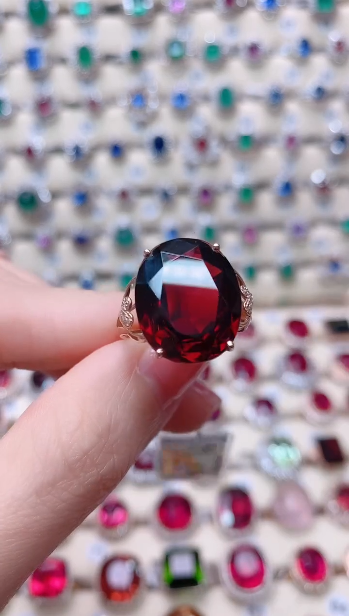 【闪购商品】石榴石18K金戒指18K金镶嵌1