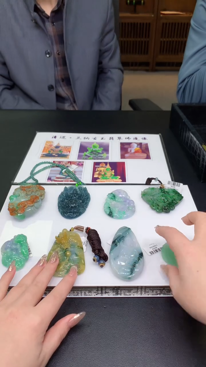 【闪购商品】定制翡翠未镶嵌8035yx-毛货挂件