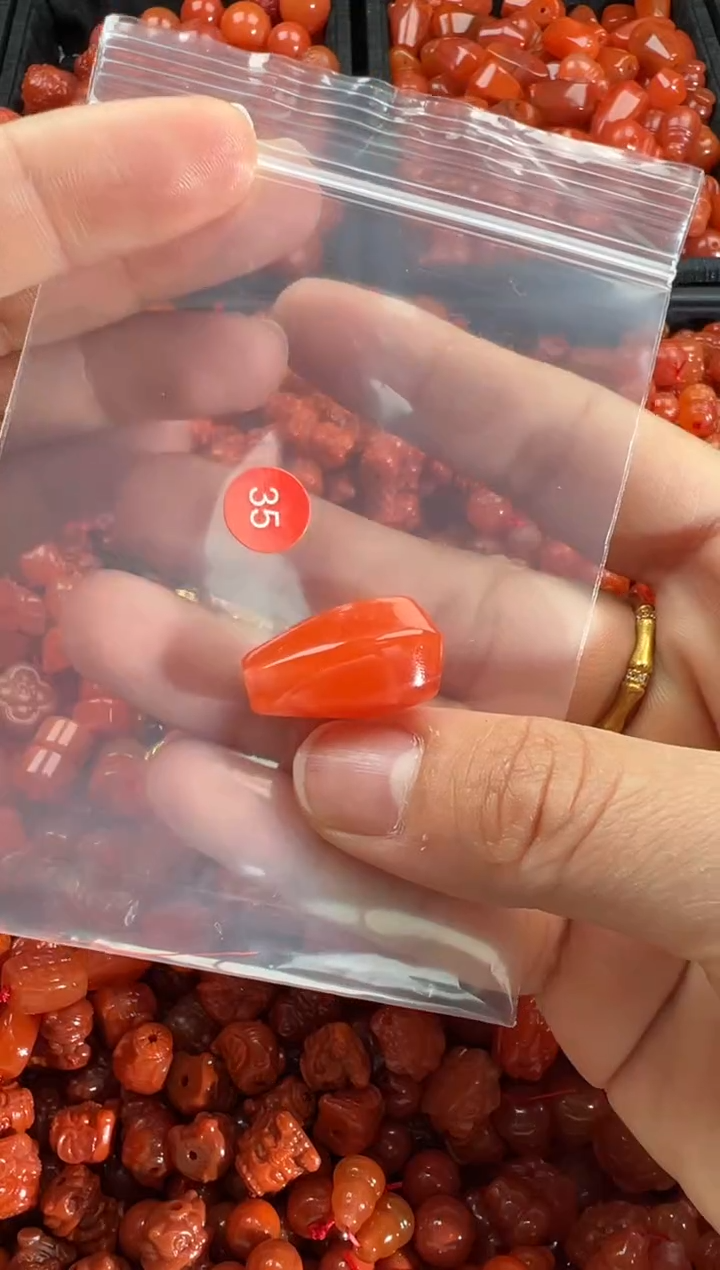 【闪购商品】南红玛瑙颈饰未镶嵌1