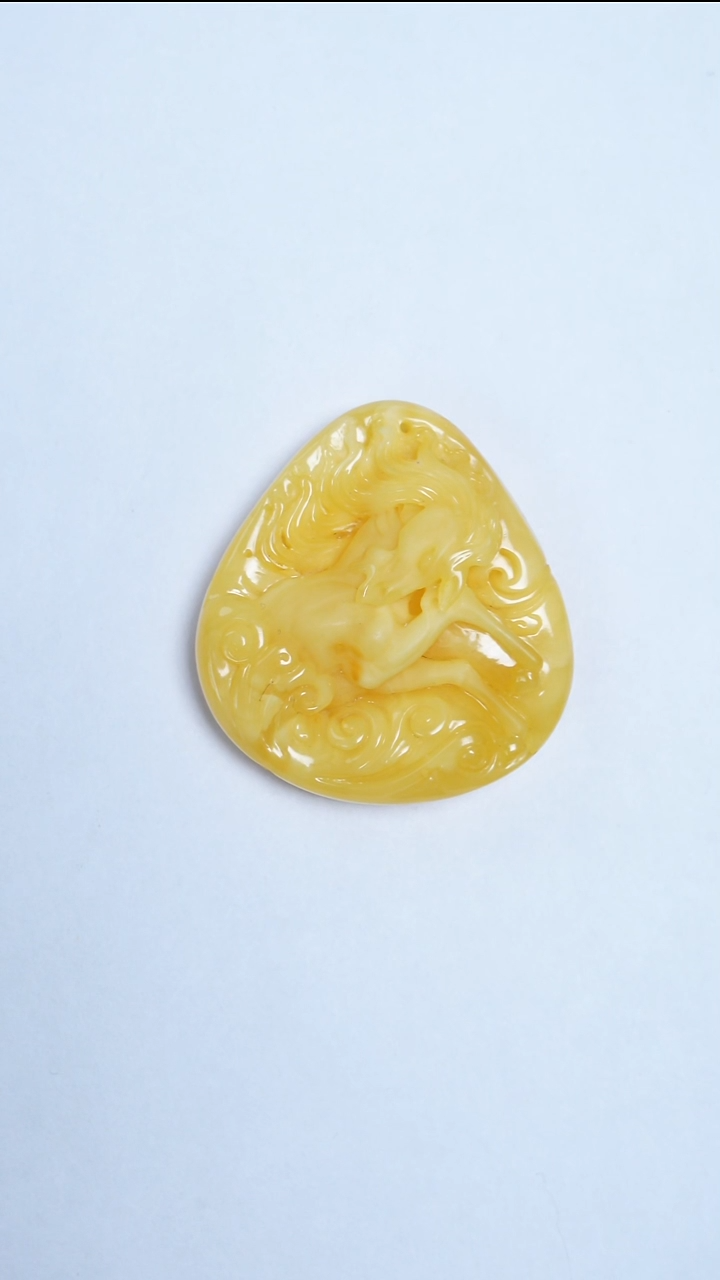 蜜蜡颈饰未镶嵌蜜蜡雕刻吊坠