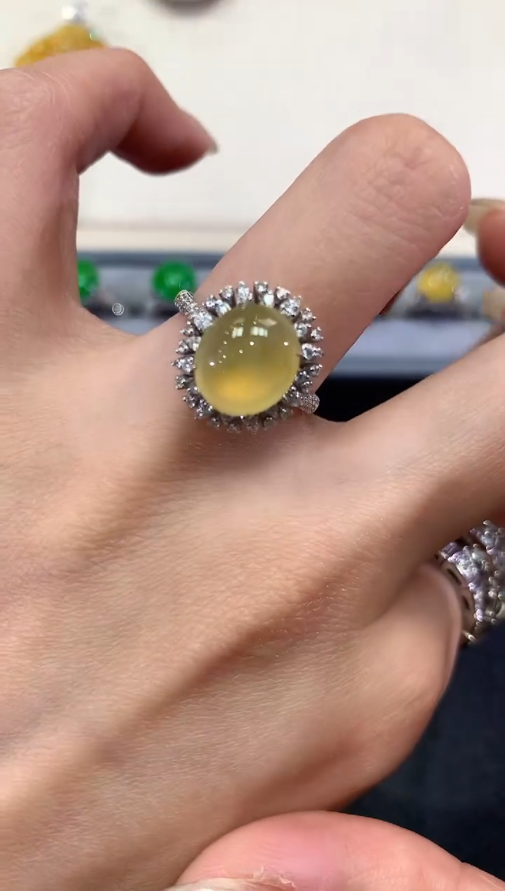 【闪购商品】翡翠戒指18K金镶嵌w83        