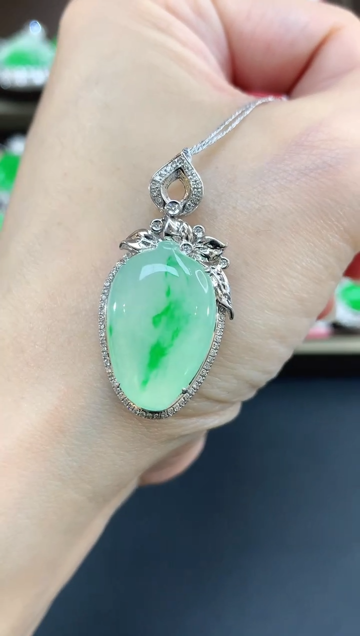 吊坠(不含链)18K金镶嵌翡翠182|