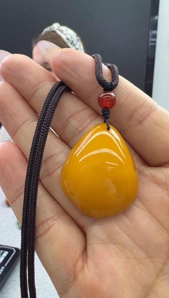 【闪购商品】琥珀颈饰未镶嵌54秒拍号