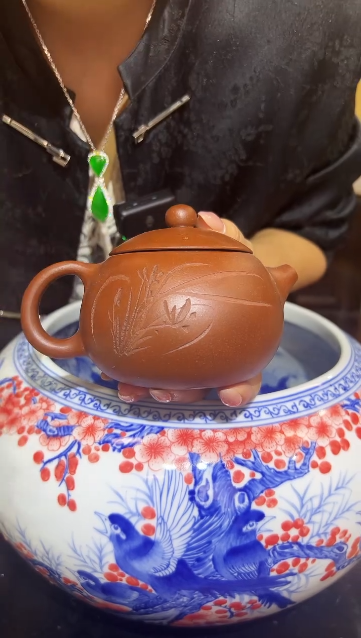 摆件底槽青紫砂西施壶