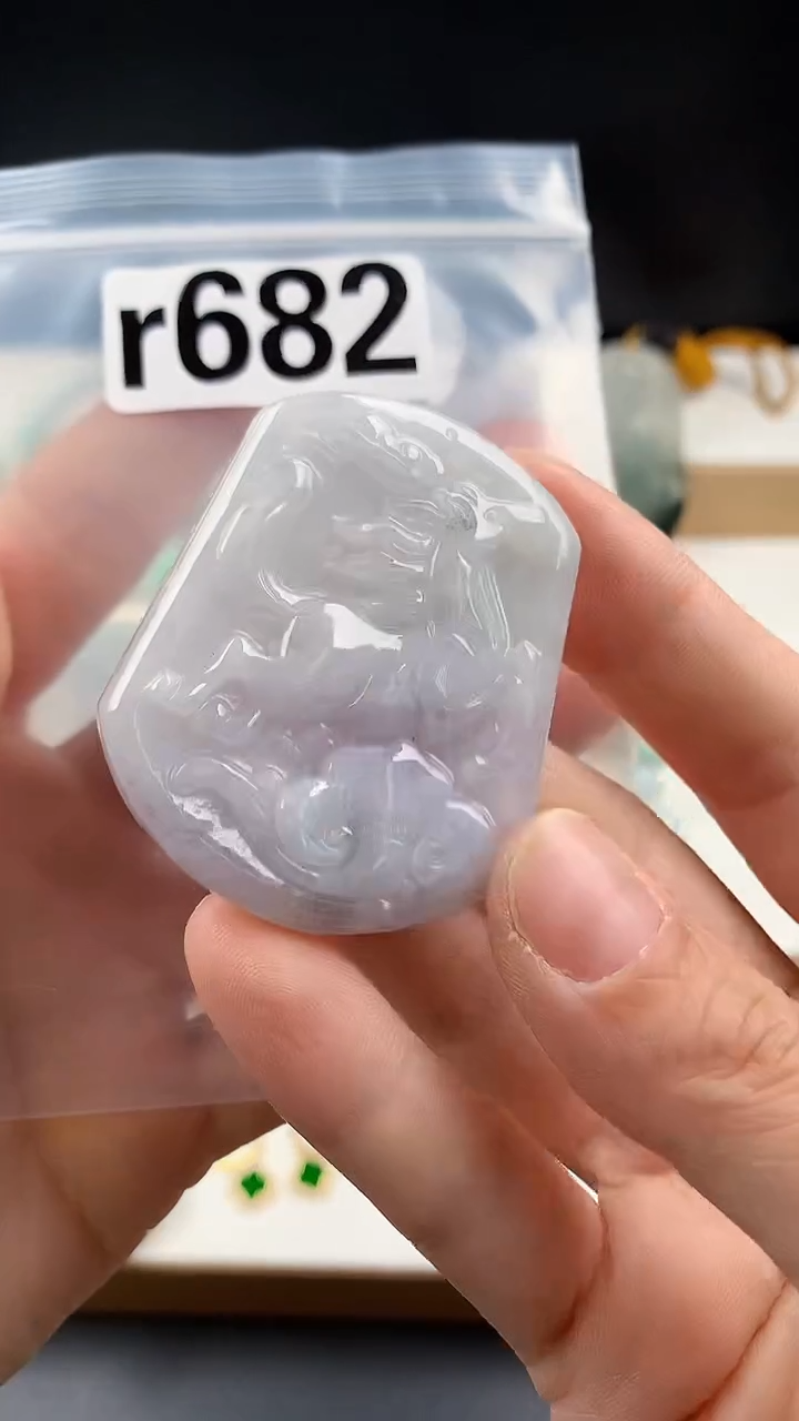 颈饰未镶嵌翡翠天然翡翠吊坠挂件