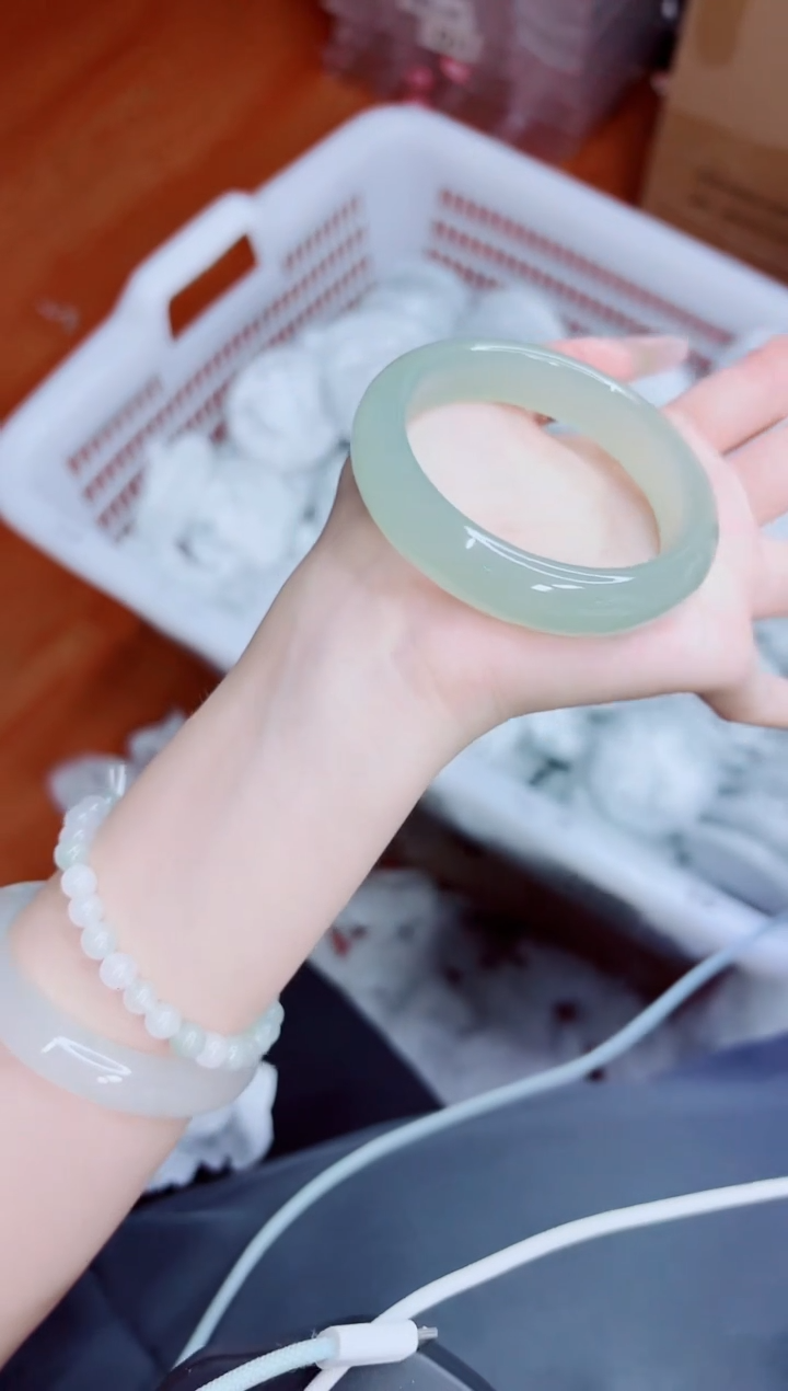 石英质玉手镯未镶嵌249/54.1