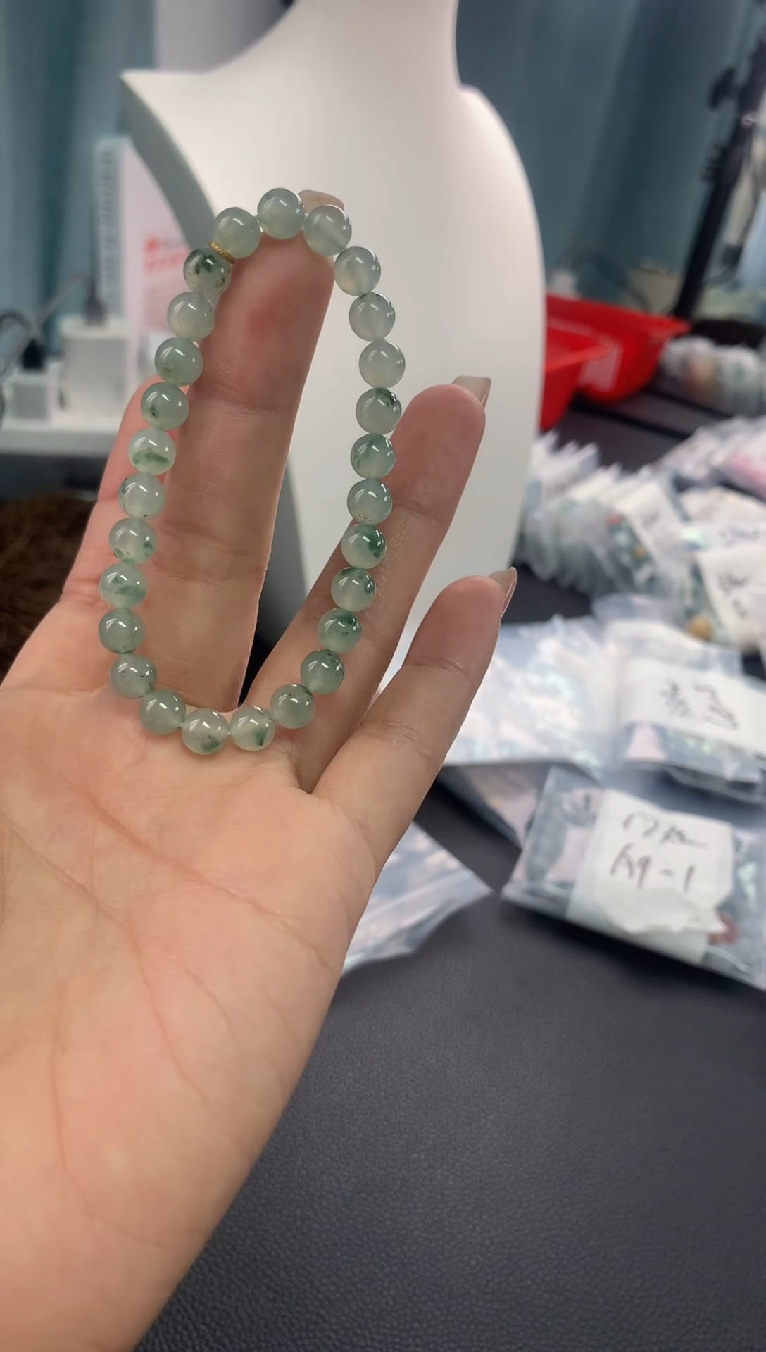 【闪购商品】翡翠手串未镶嵌36......