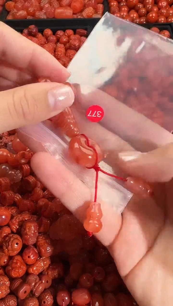 颈饰未镶嵌南红玛瑙1