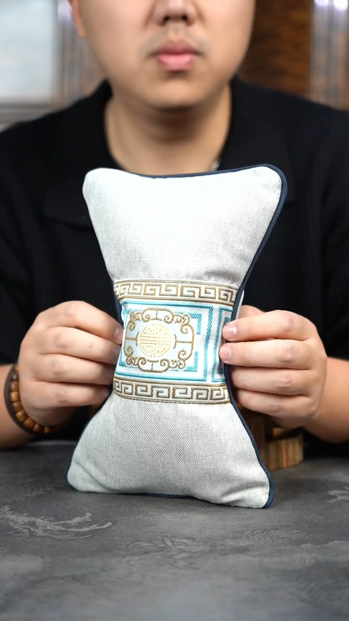 【闪购商品】柏木（崖柏）木雕陈化料纯木粉护颈靠枕一对