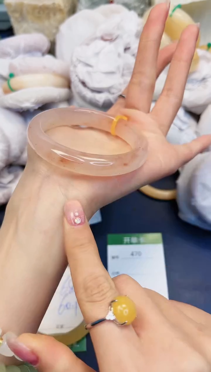 【闪购商品】石英质玉手镯未镶嵌470