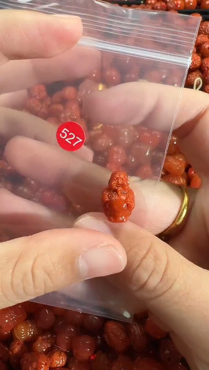 颈饰未镶嵌南红玛瑙1