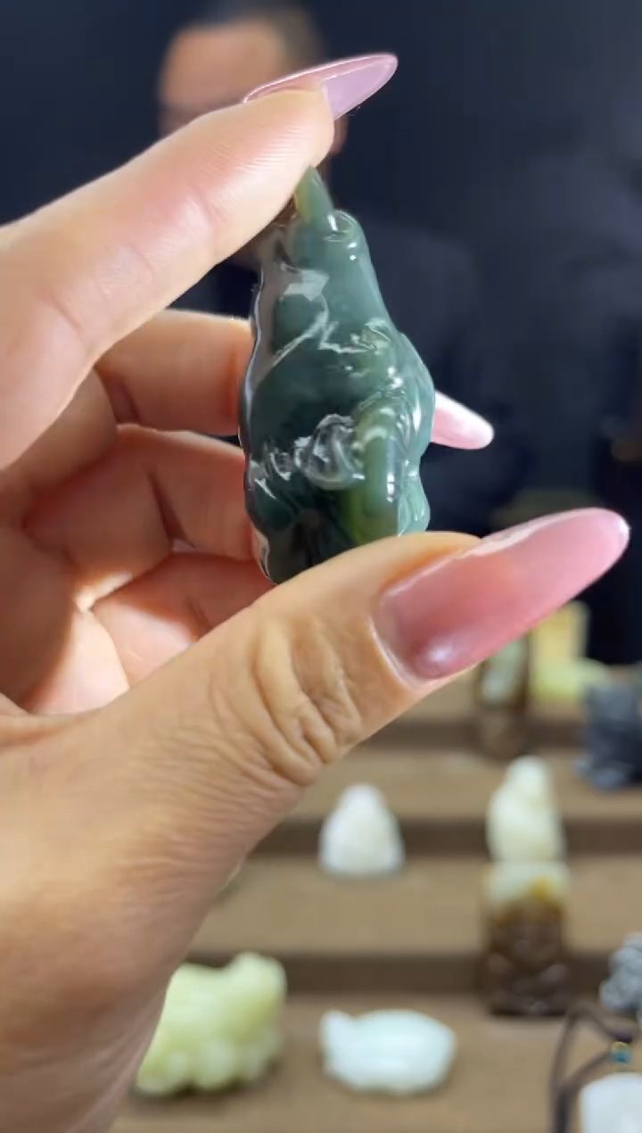 颈饰未镶嵌和田玉1