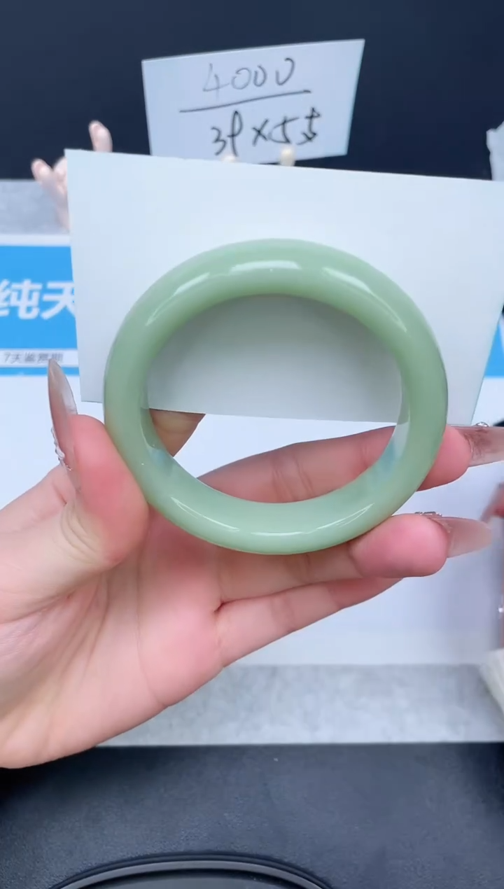 【闪购商品】石英质玉手镯未镶嵌25-56