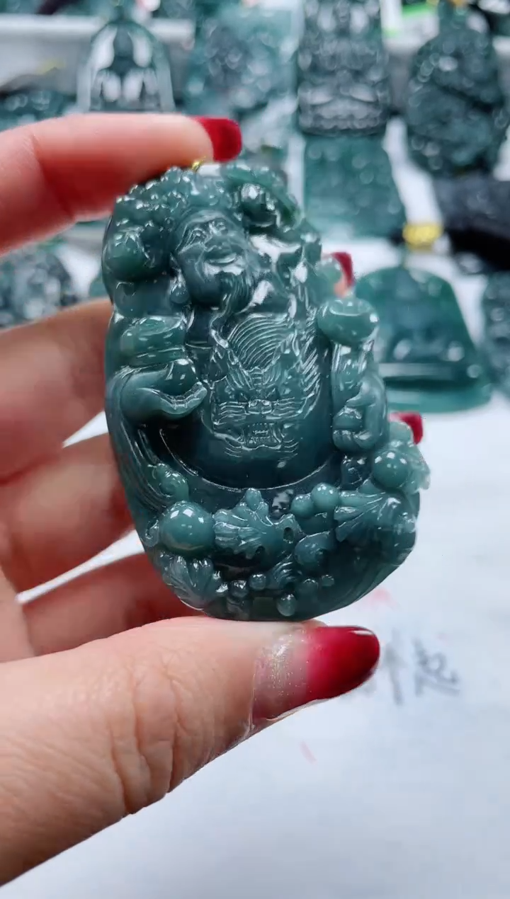 【闪购商品】翡翠颈饰未镶嵌            