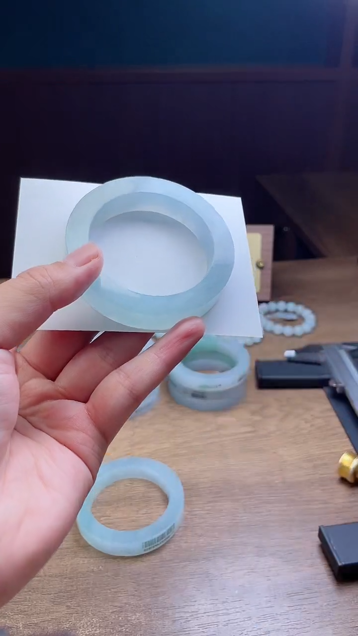 未镶嵌手镯定制翡翠李***8定制