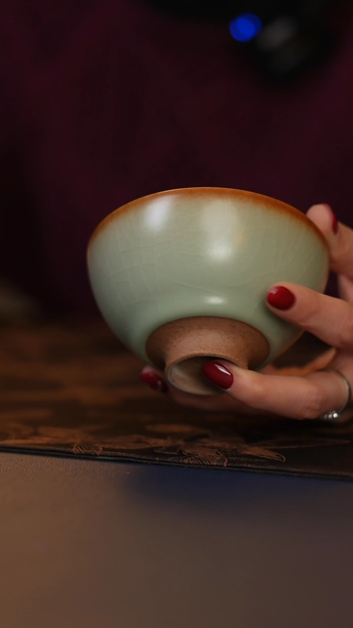 【闪购商品】豆青大圆折杯豆青大圆折杯豆青大圆折杯