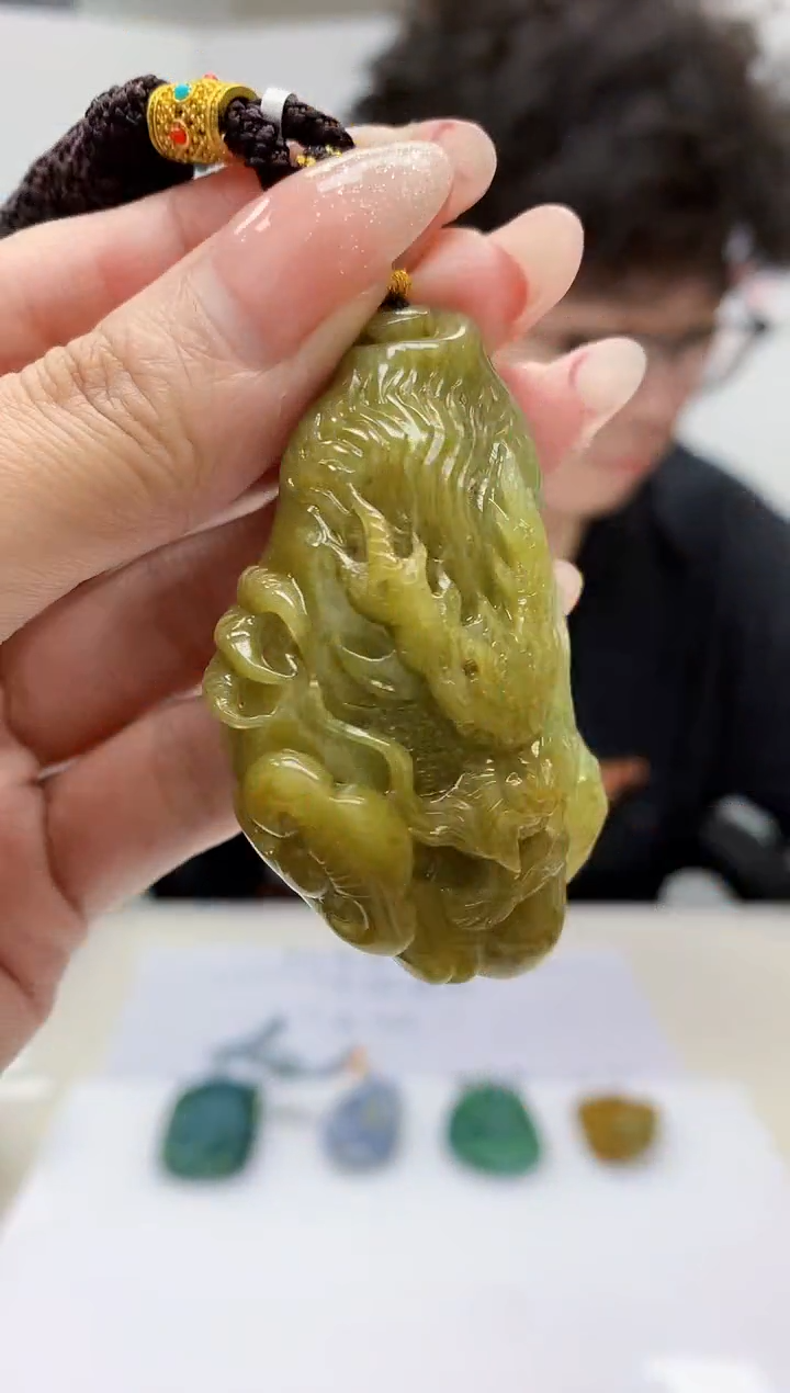 【闪购商品】定制翡翠未镶嵌4688MM-毛货挂件