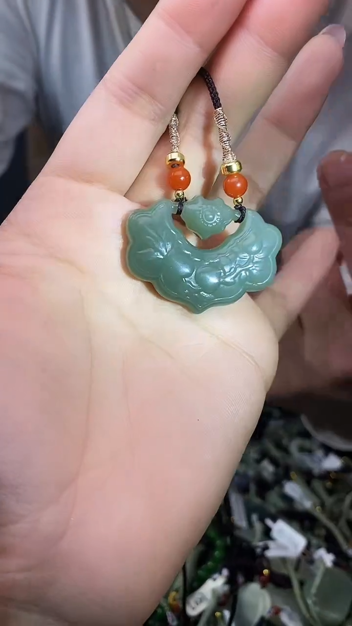 颈饰未镶嵌和田玉多样性发货，拍一发一