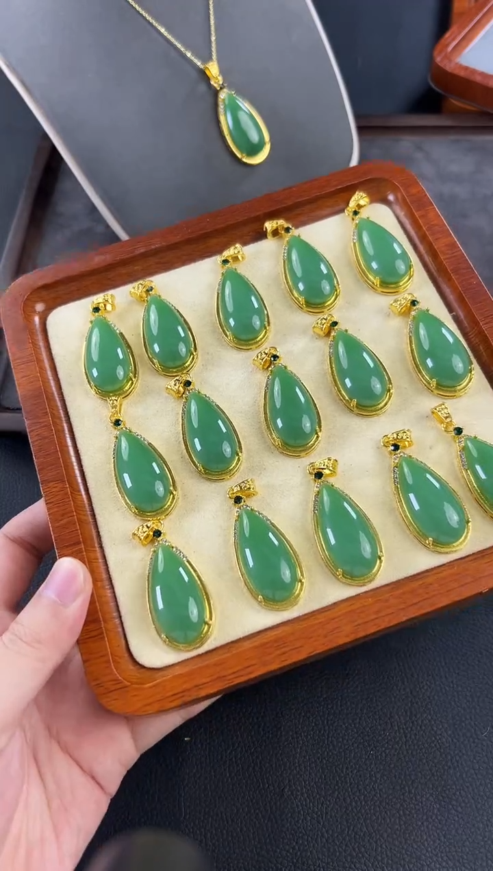 和田玉银S925镀金镶嵌吊坠(赠链)和田玉水滴吊坠赠链