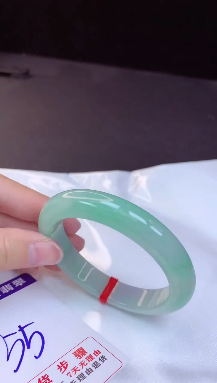 【闪购商品】翡翠手镯未镶嵌55+             