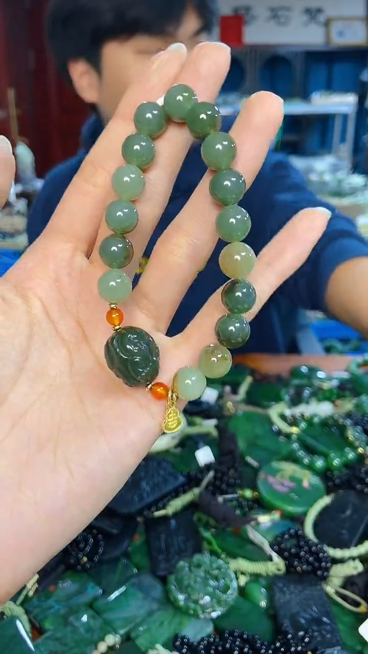 未镶嵌和田玉挂件1