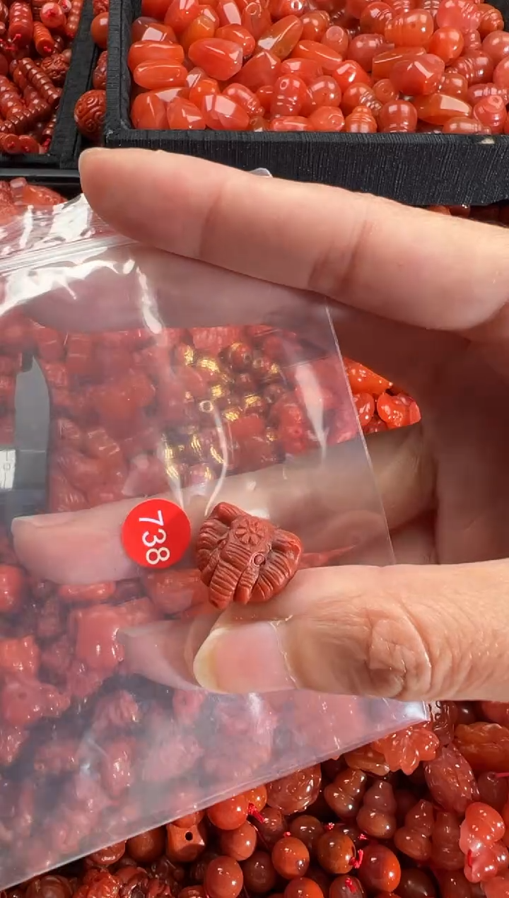 【闪购商品】南红玛瑙颈饰未镶嵌1