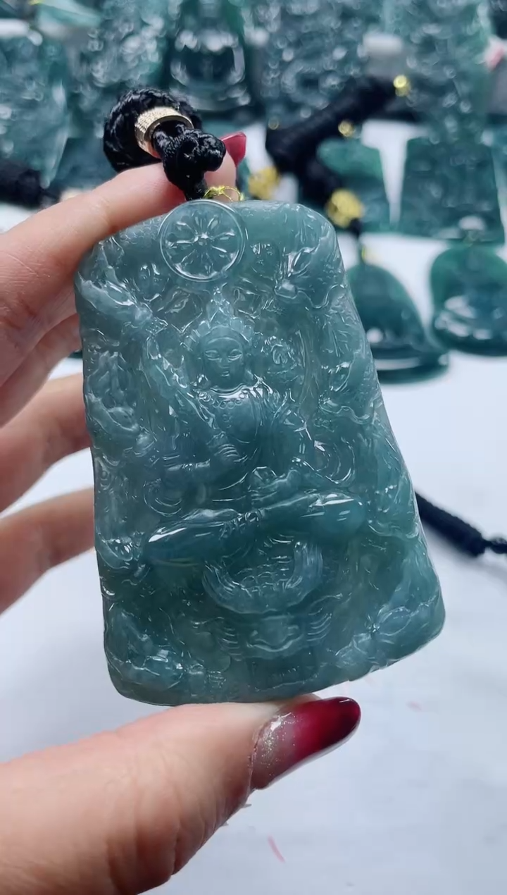 【闪购商品】翡翠颈饰未镶嵌          