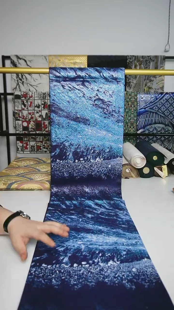 【闪购商品】织绣织锦17点描缀蓝洞