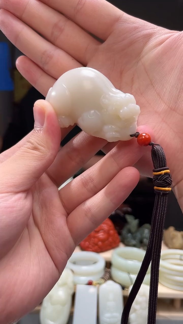 颈饰未镶嵌和田玉久***室貔貅128