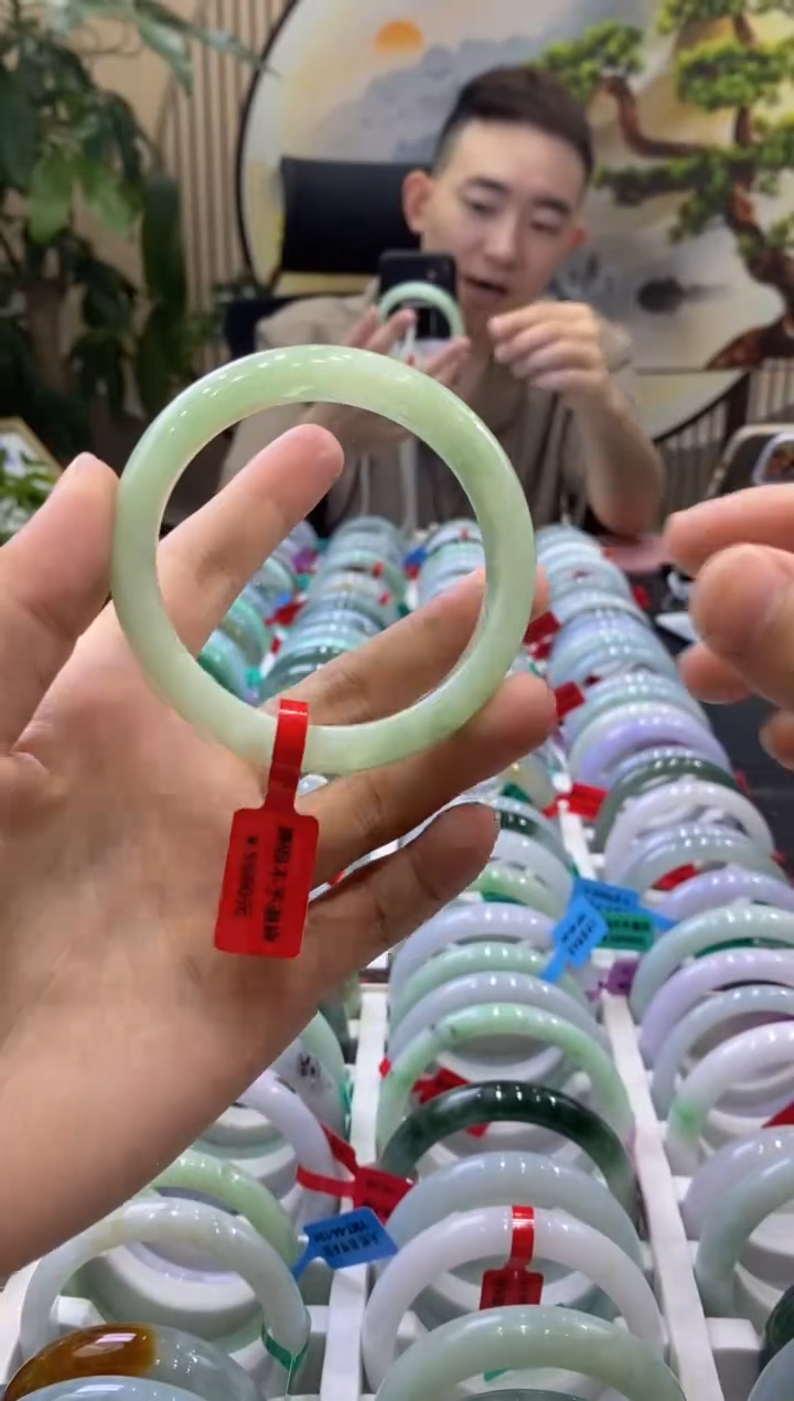 翡翠手镯未镶嵌5740