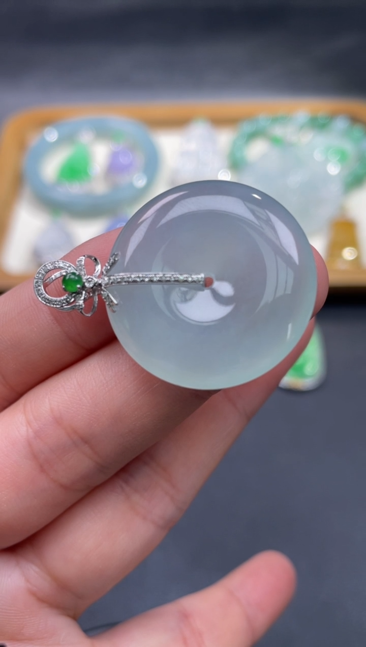 【闪购商品】翡翠颈饰18K金镶嵌54.........