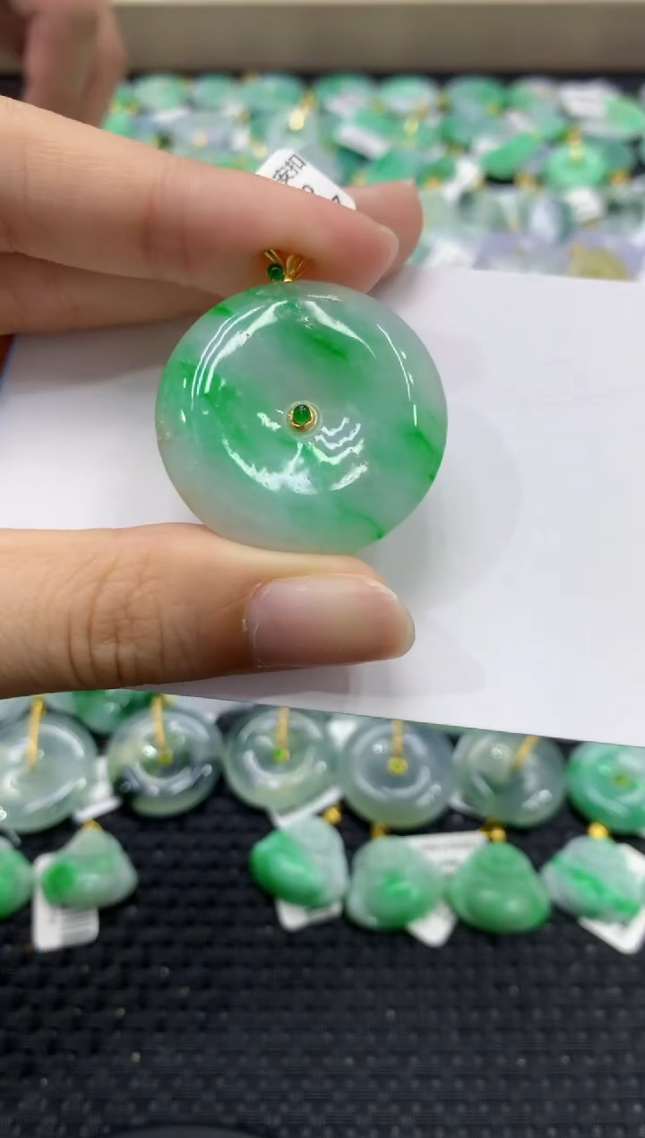 颈饰18K金镶嵌翡翠天然缅甸翡翠A货