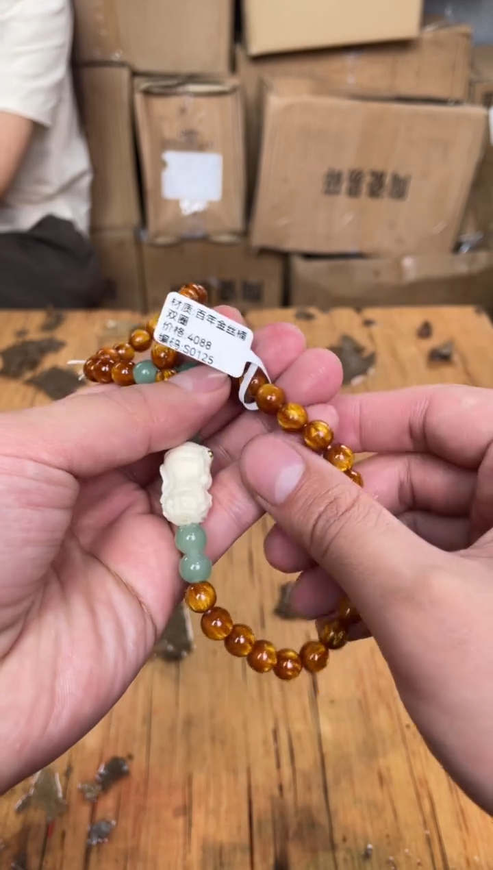 木质非金属捧月文创福利闪购商品无礼盒