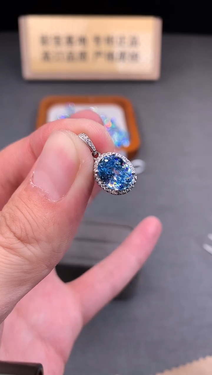 银S925镶嵌颈饰海蓝宝石2222