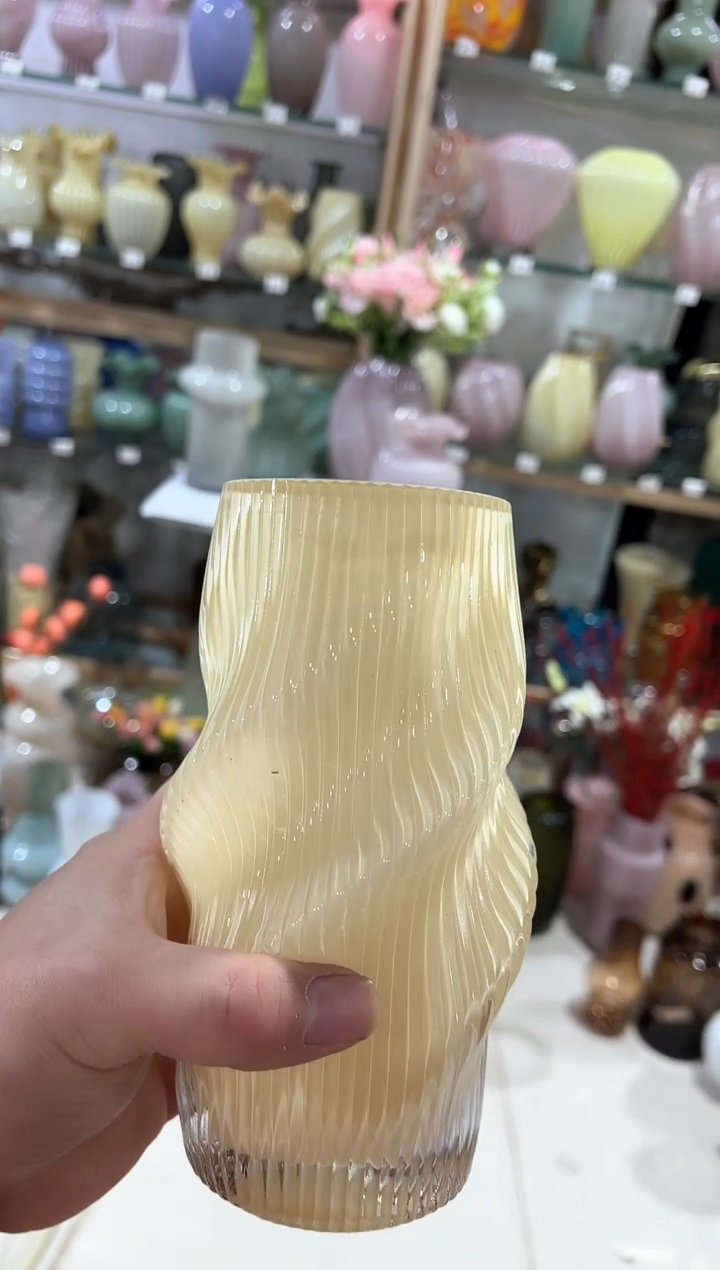 【闪购商品】无铅玻璃小号黄色扭扭