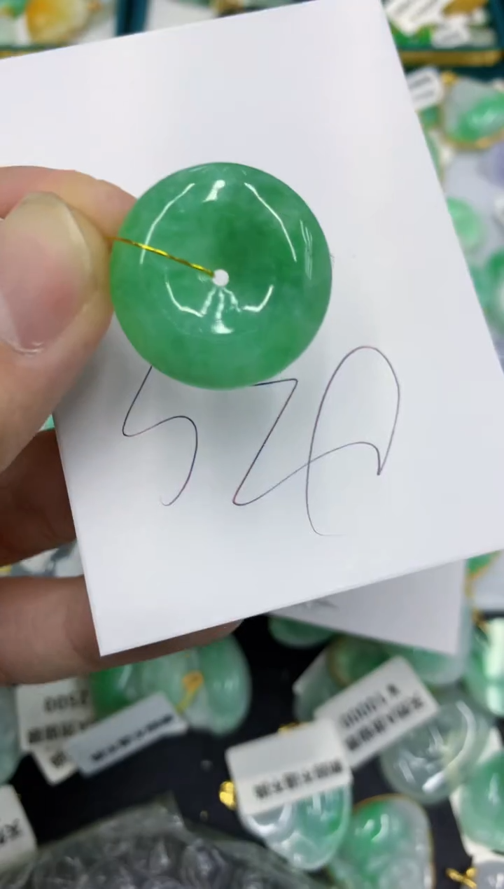 【闪购商品】翡翠颈饰未镶嵌11111111111