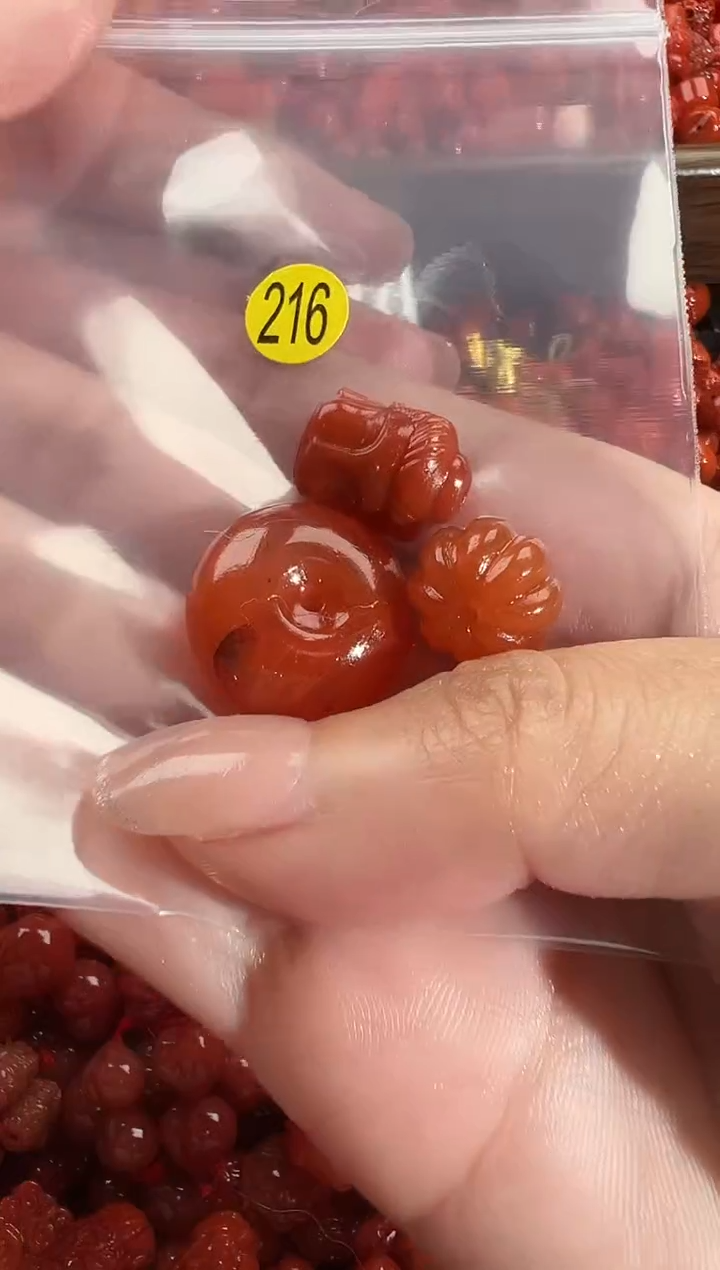 颈饰未镶嵌南红玛瑙1