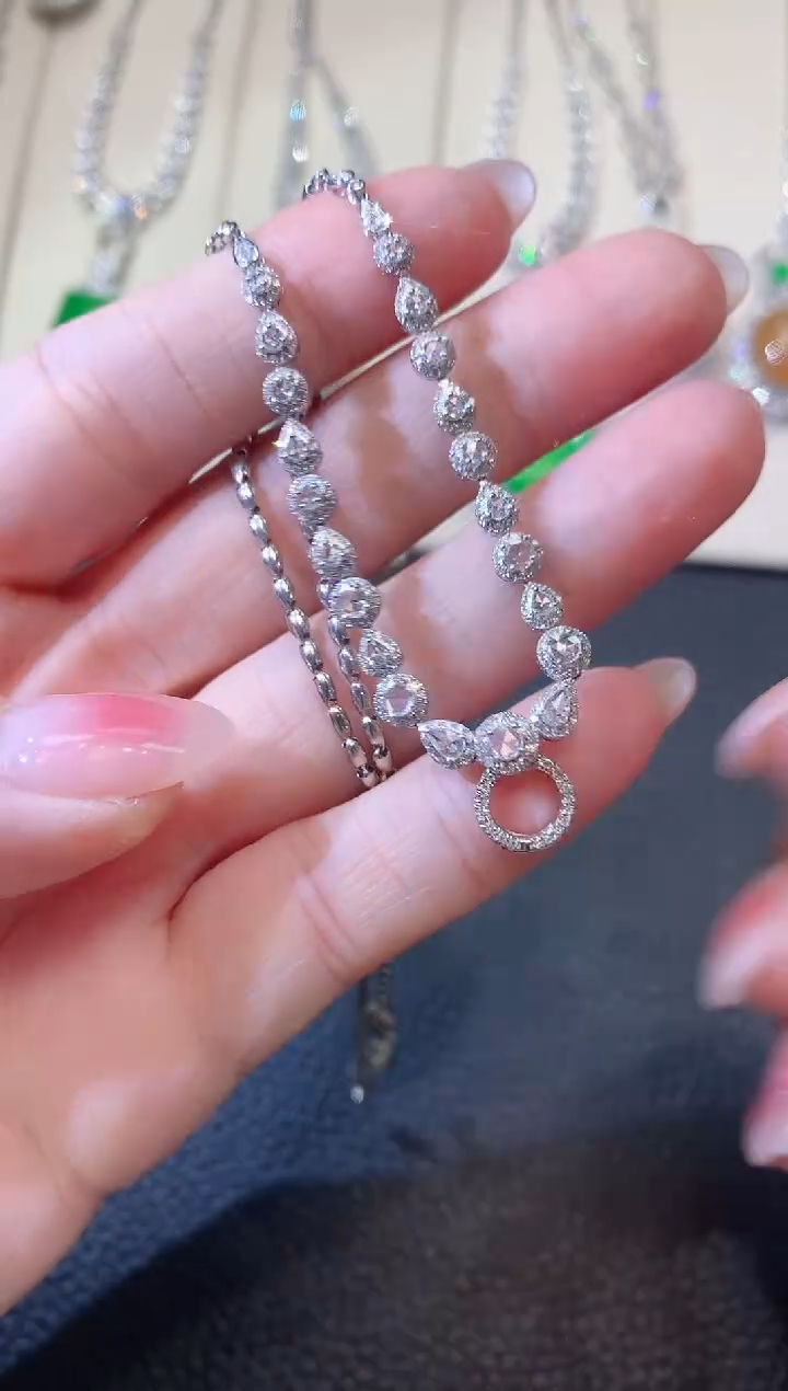 【闪购商品】钻石百搭链18K金镶嵌D5 多样性发货一件