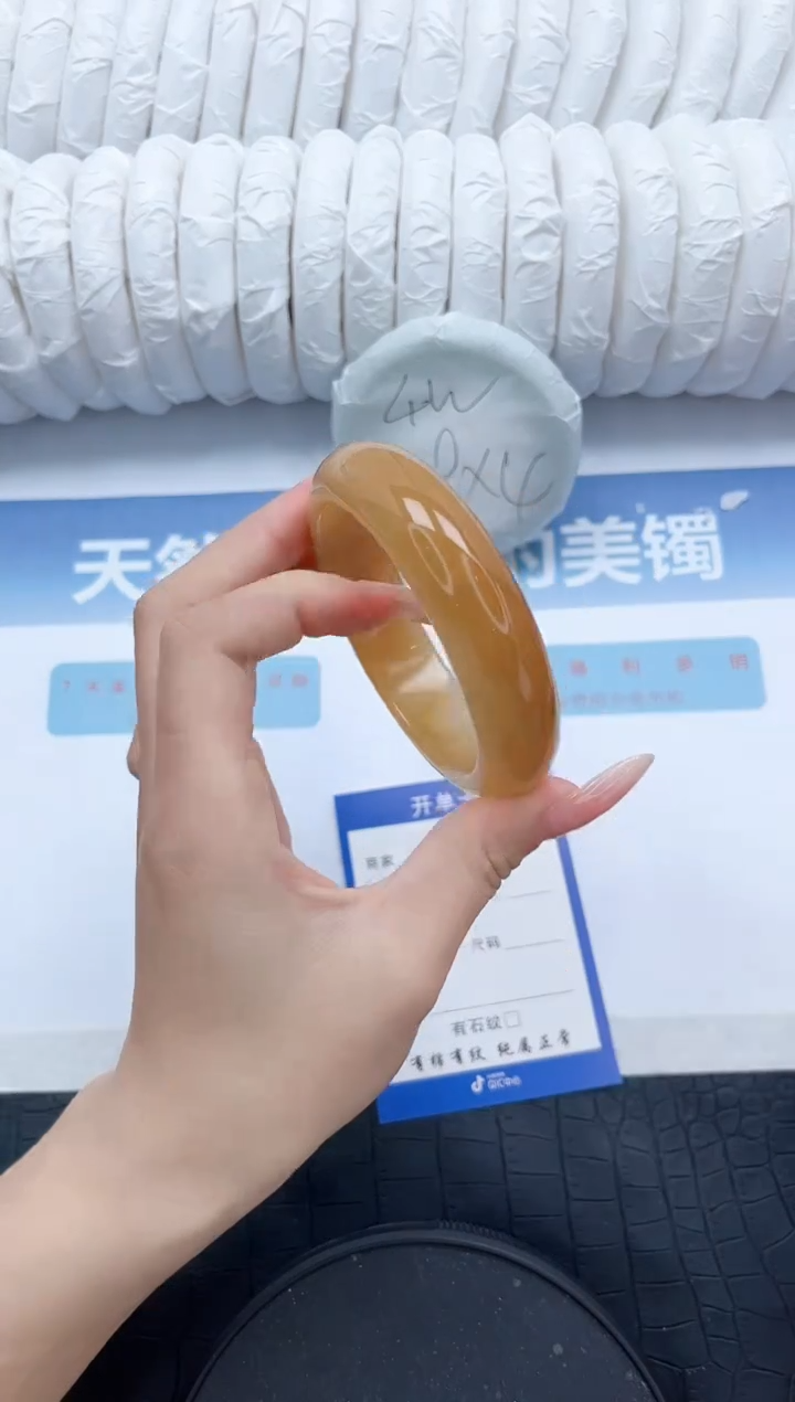 【闪购商品】石英质玉手镯未镶嵌T310-60