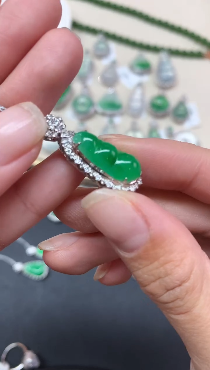 【闪购商品】翡翠吊坠(不含链)18K金镶嵌吊坠A338|9800