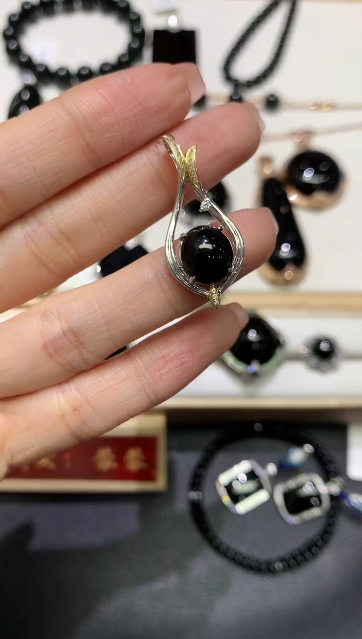 【闪购商品】翡翠吊坠(不含链)18K金镶嵌团购2