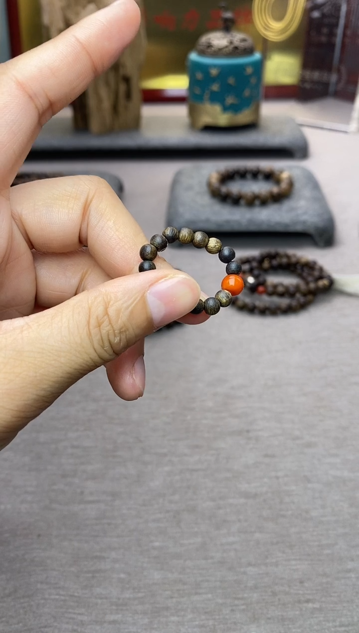 【闪购商品】沉香沉香碎屑白棋戒指      